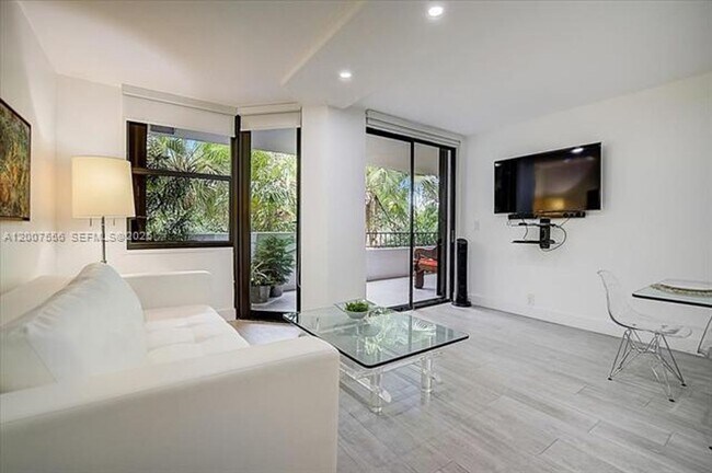 Building Photo - 101 Crandon Blvd