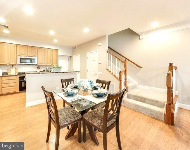 Building Photo - 2400 Brookmoor Ln