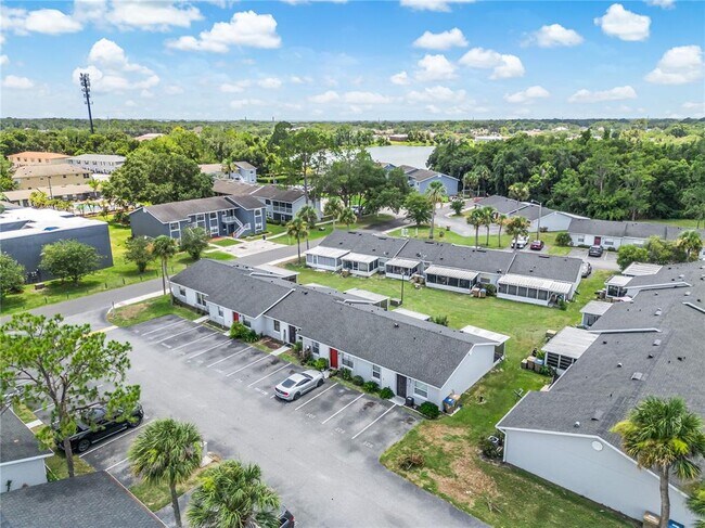 Building Photo - 106 Lake Villa Way
