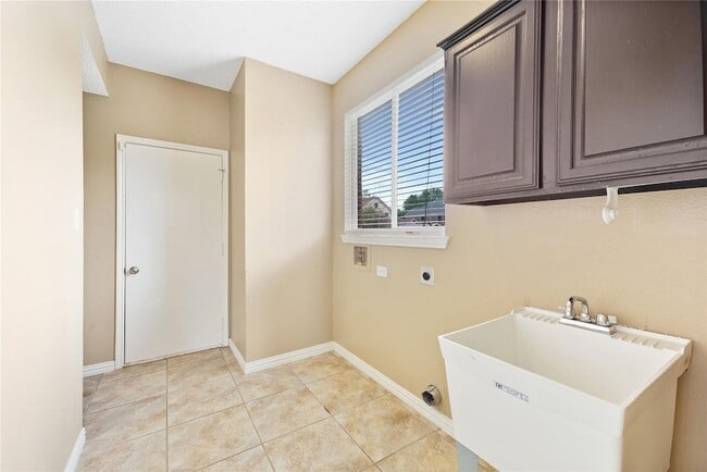 Building Photo - 776 Monticello Cir