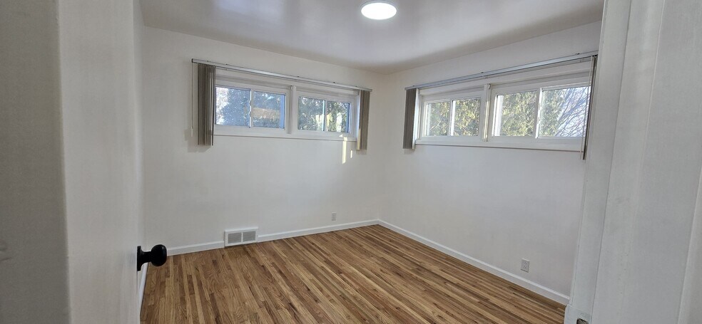 Bedroom - 20 Audabon Ter