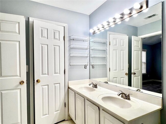 Building Photo - 1605 Kilmington Ct