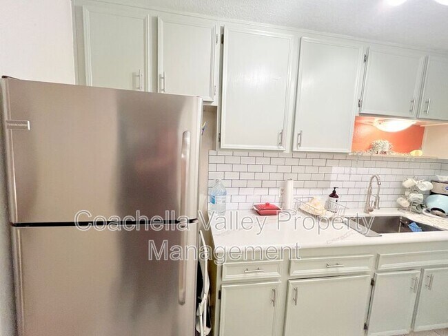 Building Photo - 2860 N Los Felices Rd