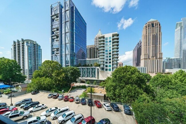 Building Photo - 1075 Peachtree Walk NE