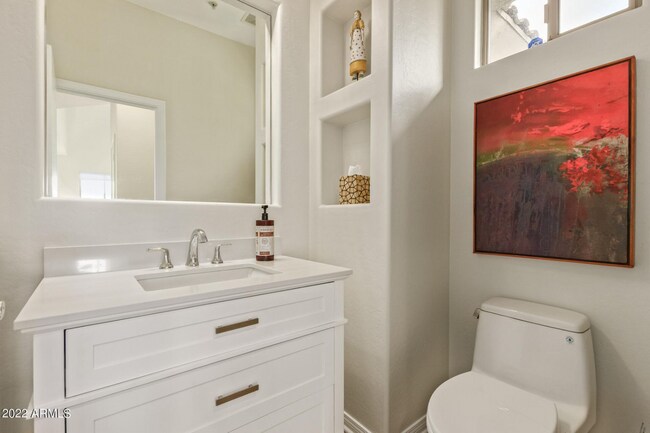 Building Photo - Grayhawk Remodeled Condo