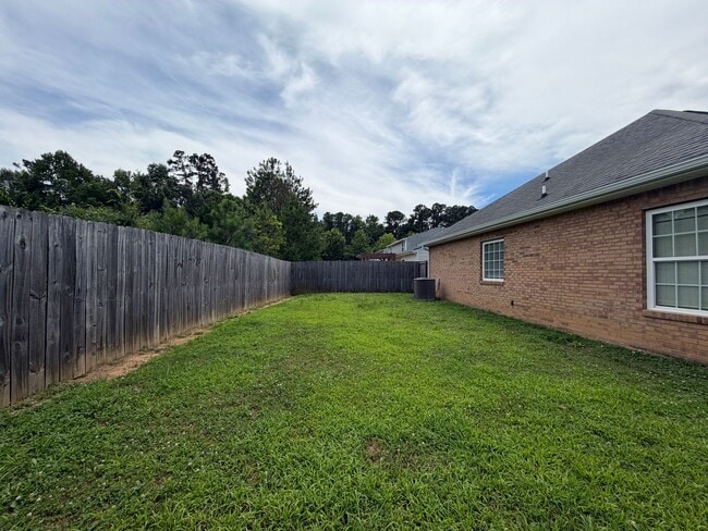 Building Photo - Brick 3/2 House in West Rome- $1,795
