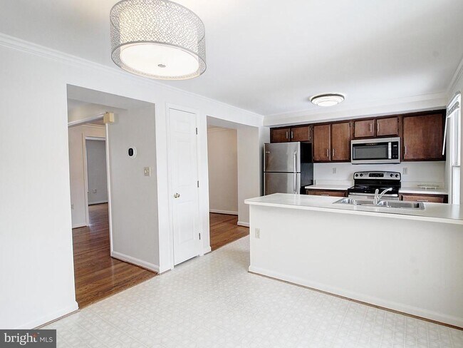 Building Photo - 7990 Quay Ct