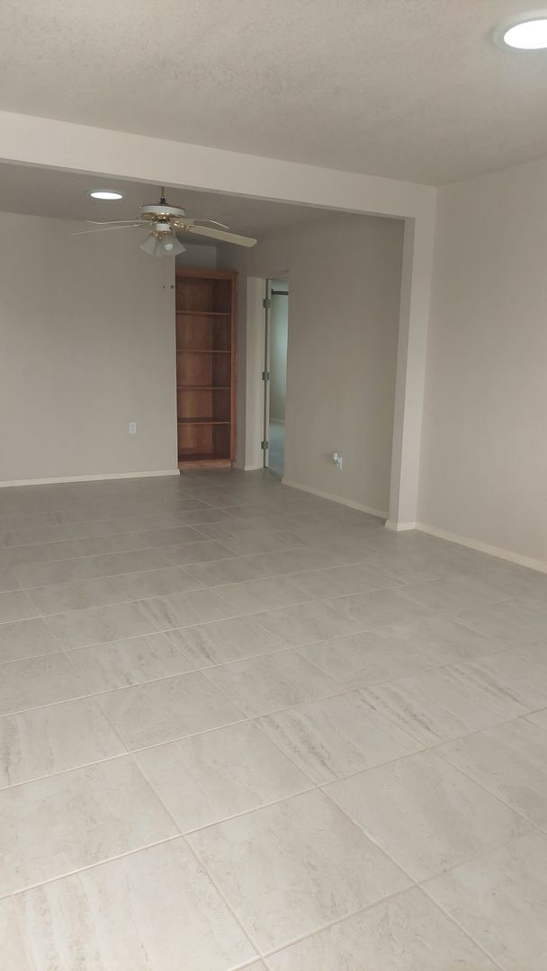 Building Photo - 4 bedroom 2 bathroom home ready now!!!!