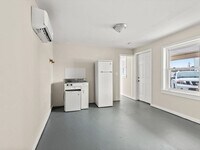 Building Photo - 205 E Main St