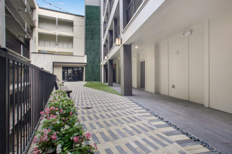 Helios 2470 Cheshire Bridge Rd NE Atlanta GA 30324 Apartment Finder