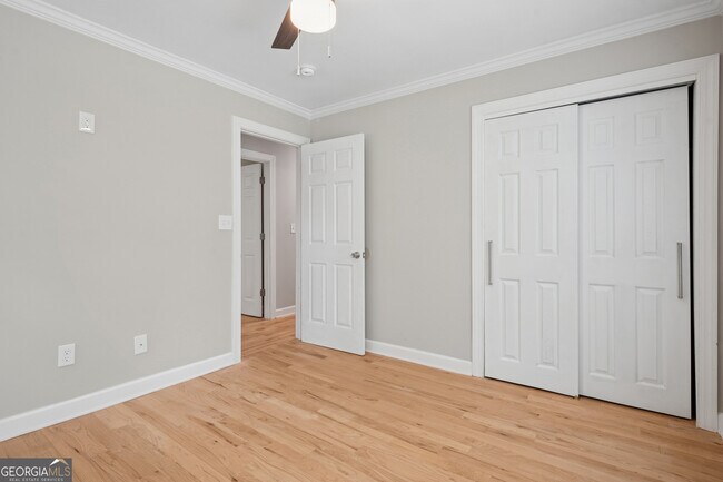 Building Photo - 1335 E Washington Ave