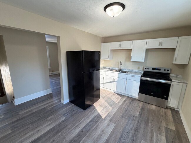 Building Photo - 630 Jackson St