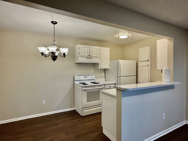 Building Photo - 50% OFF your 1st Month's Rent!!  Garden-Level Condo Featuring 1bd/1ba in Desirable Stoney Creek C...