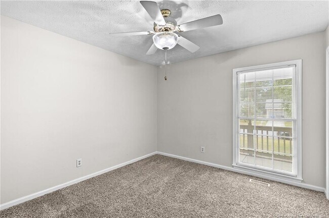 Building Photo - 6924 Woodmark Dr