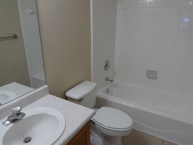 Building Photo - 3 Mallorys Ct