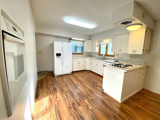 Building Photo - 1418