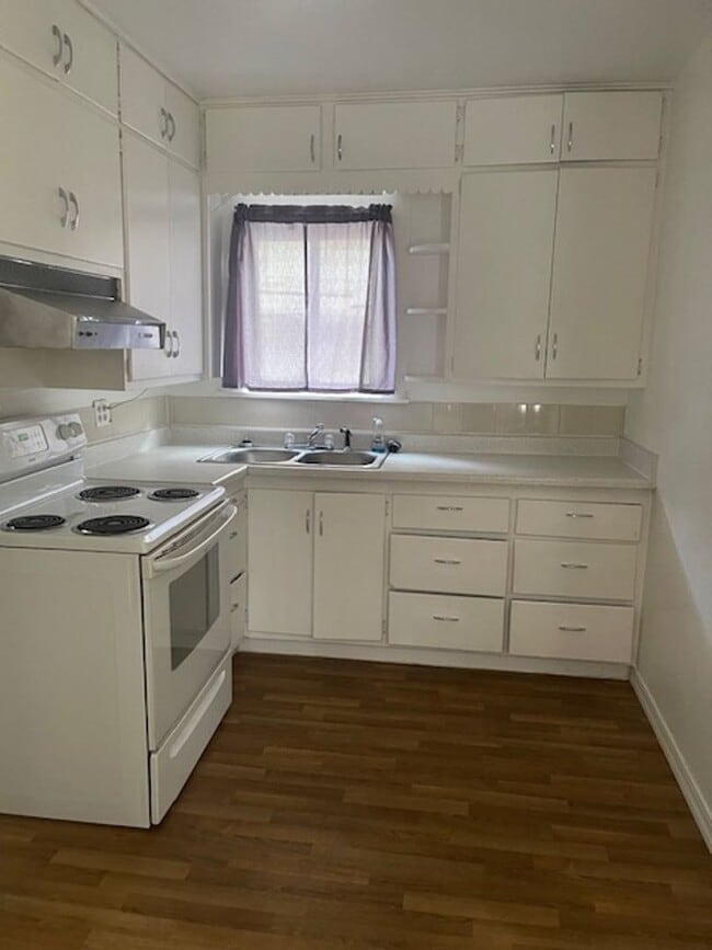 Building Photo - 1 Bedroom, 1 Bath House