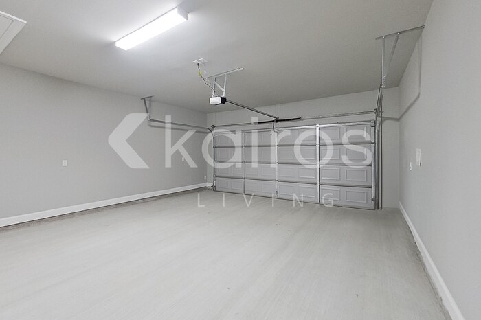 Building Photo - 13745 Pinyon Dr