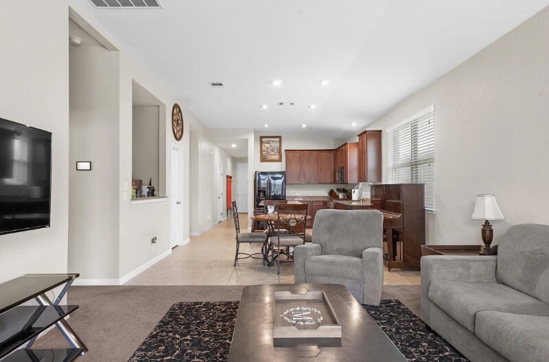 Building Photo - 1608 Torre St