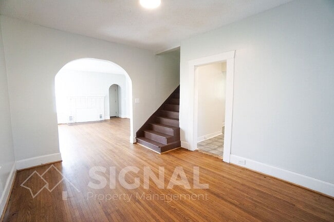 Building Photo - 1906 15th Ct N