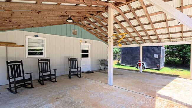 Building Photo - 734 Culp Ferguson Rd