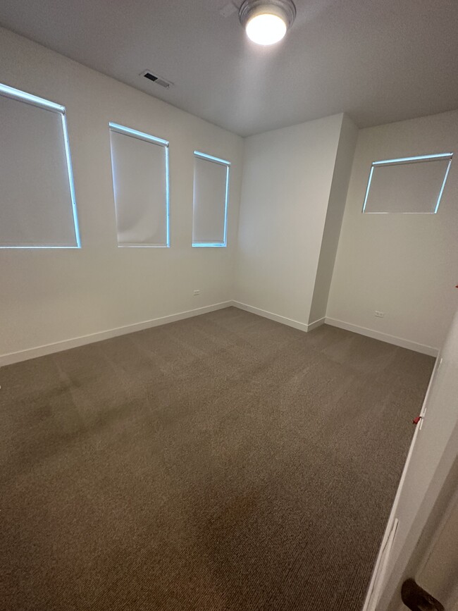 Building Photo - 1758 W Cullerton St