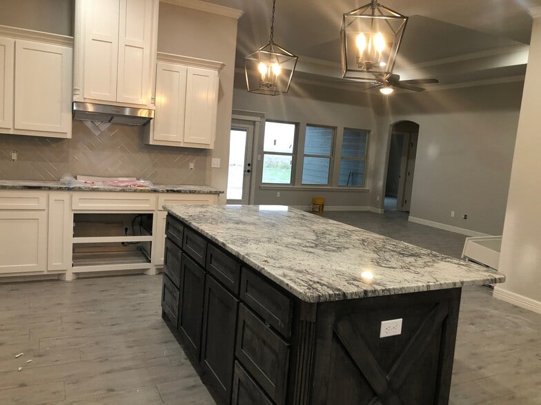 Building Photo - 11505 S Crk Dr