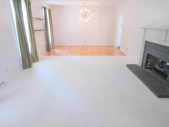 Building Photo - 122 Maxwell Dr