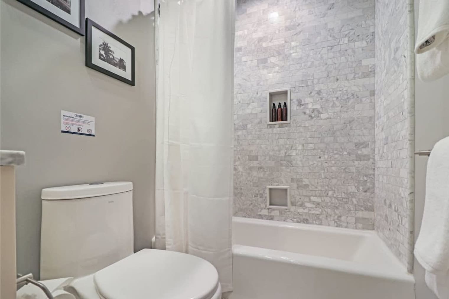 Building Photo - 822 Perdido St