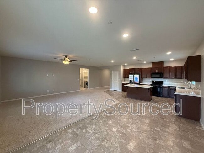 Building Photo - 437 Pendragon St