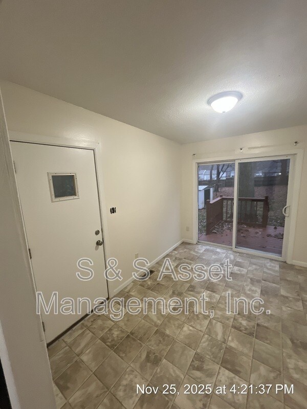 Building Photo - 6338 Rosedale Rd