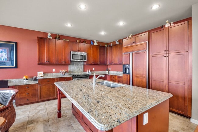 Building Photo - Modern Wailuku Home | 3 Bed / 2.5 Bath | Fully Furnished | Pet Friendly | Spacious Living & Prime...
