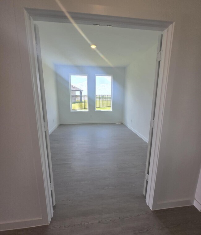 Building Photo - 3053 Avineda Sonoma Dr