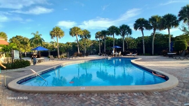 Building Photo - 3851 Estepona Ave