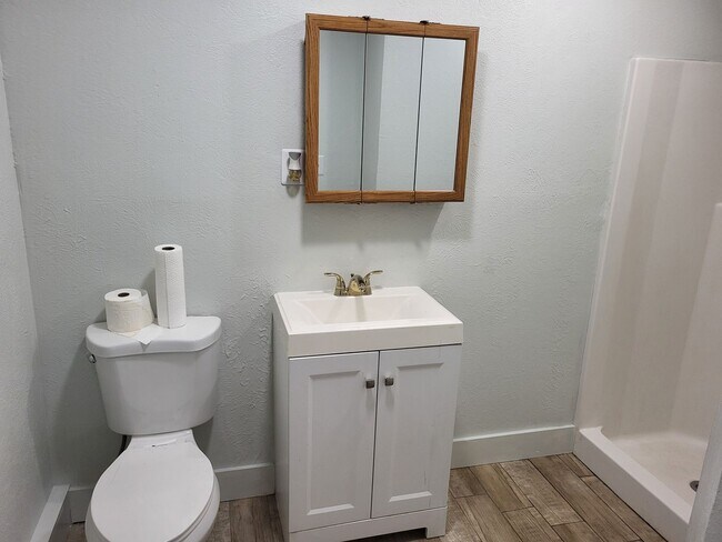 Building Photo - 614 Highland Ave