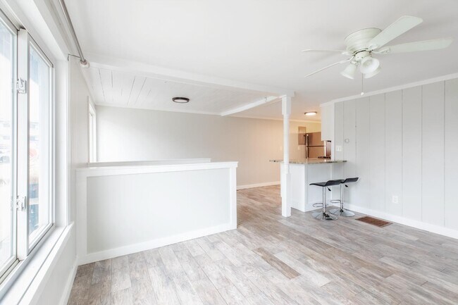 Building Photo - 140 Ashworth Ave