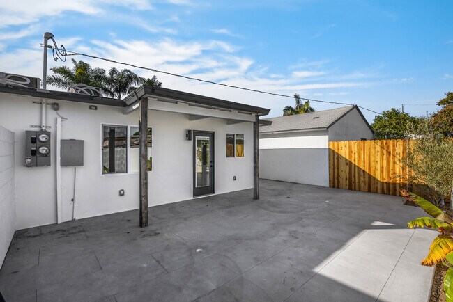 Building Photo - 3650 W 111th Pl