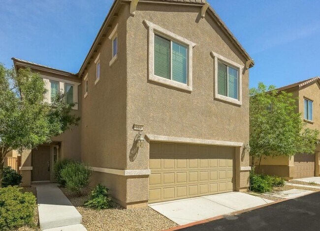 Building Photo - 614 Taliput Palm Pl