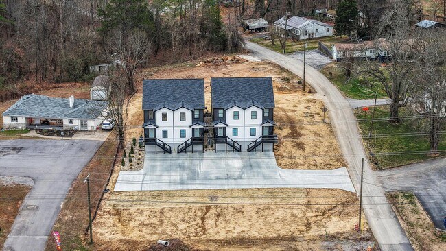 Building Photo - 8306 Lobelia Ln