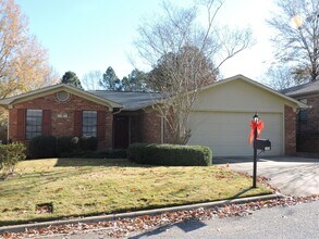 Building Photo - 3 bedroom 2 bath in Reston Place