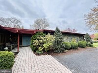 Building Photo - 14820 Old York Rd