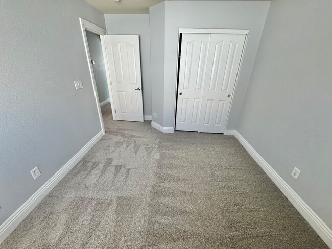 Building Photo - Stunning 4 bedroom home offering comfort and space in North Las Vegas