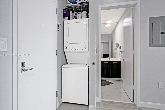 Building Photo - 55 SW 9th St