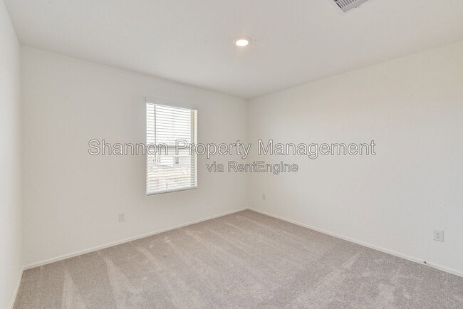 Building Photo - 7418 Clover Chase Dr