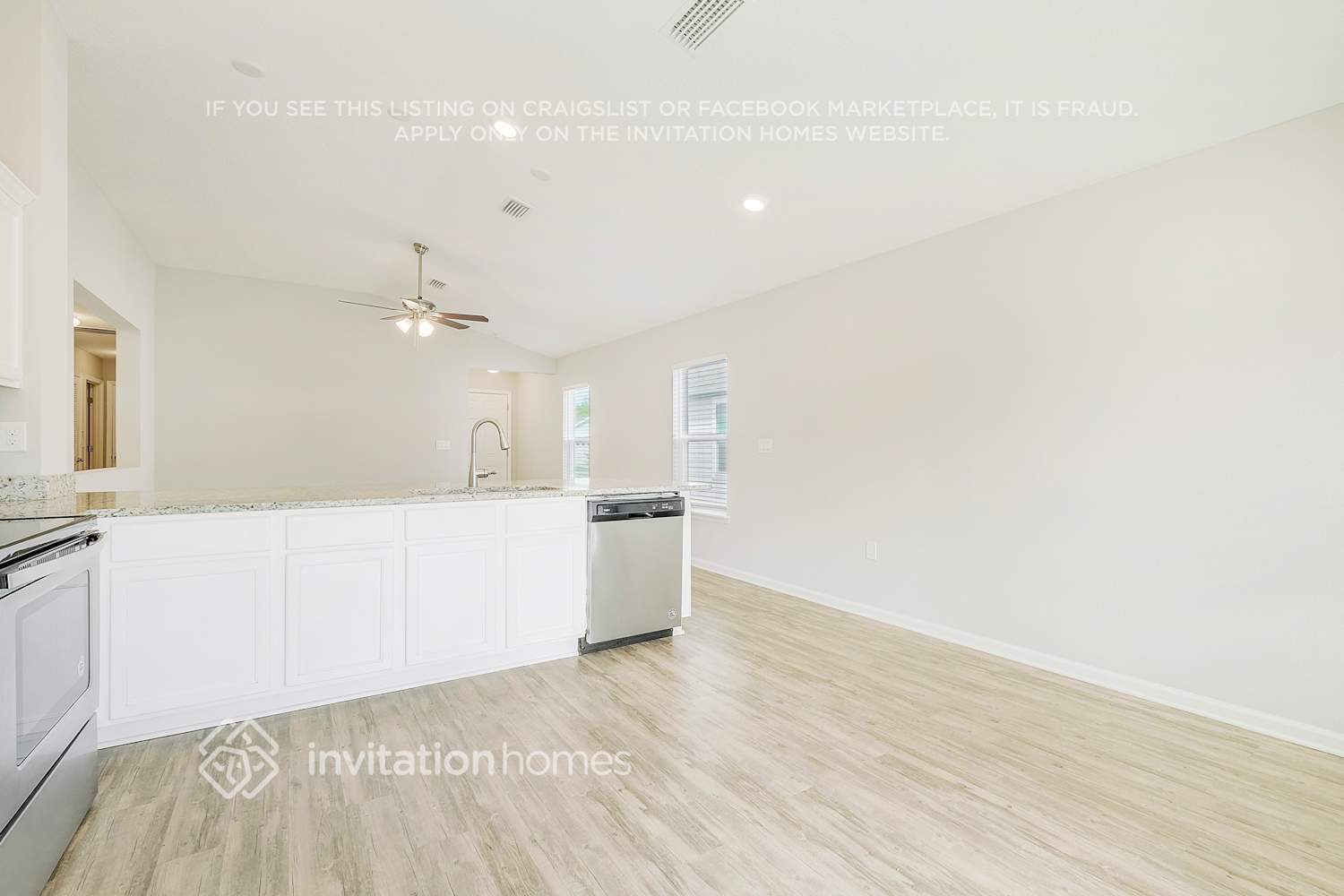 Building Photo - 115 Santorini Ct