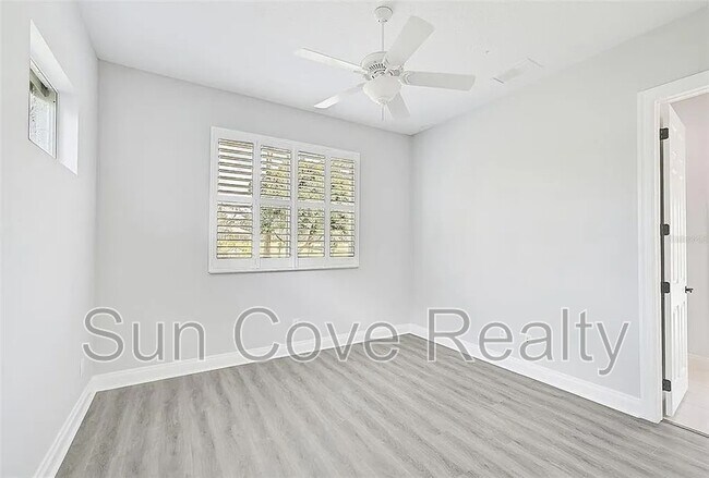 Building Photo - 854 Macewen Dr