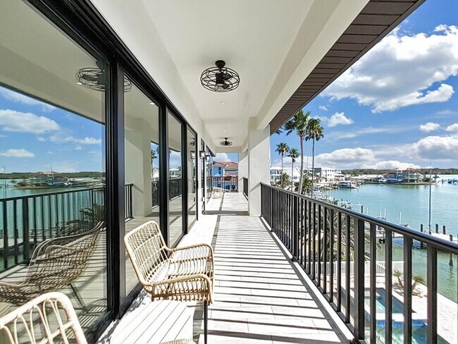 Building Photo - 882 Bay Point Dr