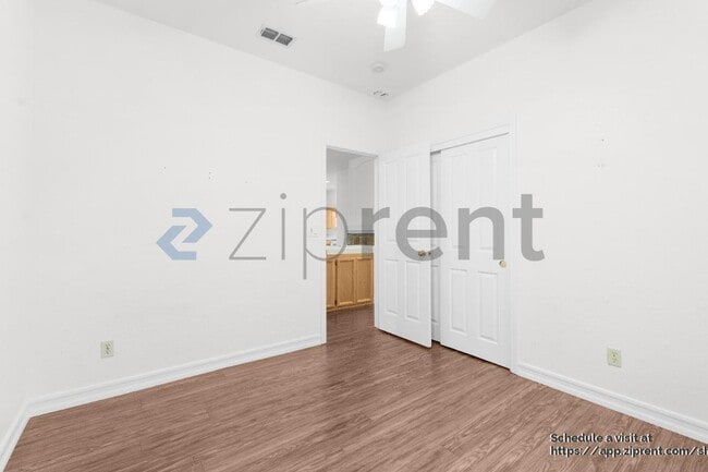 Building Photo - 27 Silver Poplar Ct