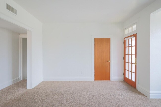 Building Photo - 3103 N Taylor Ave