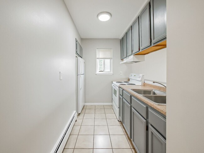 Building Photo - 1490 Nancywood Dr
